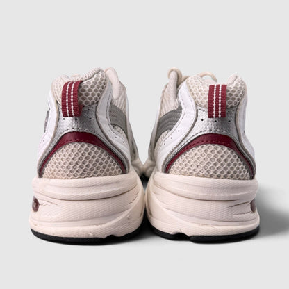 New Balance 530, buty sportowe damskie w bardzo dobrym stanie rozmiar 40.5, widok z tyłu