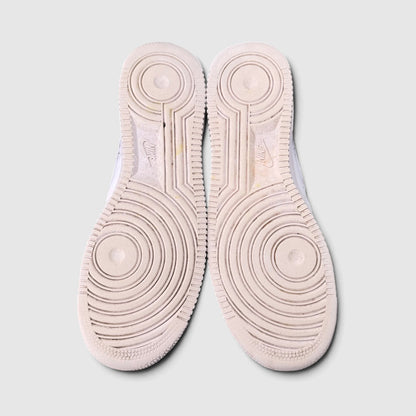 Nike Air Force 1 Low Triple White, buty sportowe męskie w bardzo dobrym stanie rozmiar 44, podeszwa