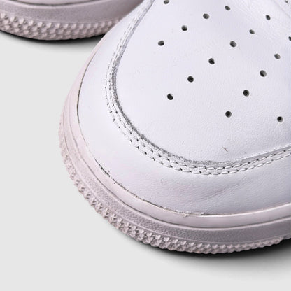 Nike Air Force 1 Low Triple White, buty sportowe męskie w bardzo dobrym stanie rozmiar 44, detal