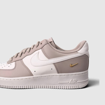 Nike Air Force 1 Low, buty sportowe męskie nowe rozmiar 44, boczny profil, lewa strona
