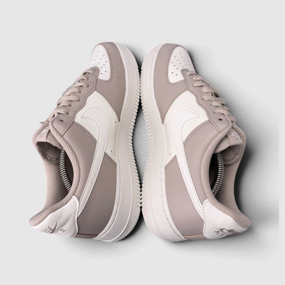 Nike Air Force 1 Low, buty sportowe męskie nowe rozmiar 44, widok z góry