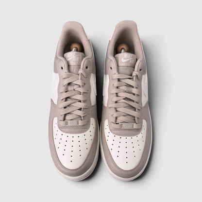Nike Air Force 1 Low, buty sportowe męskie nowe rozmiar 44, widok z góry