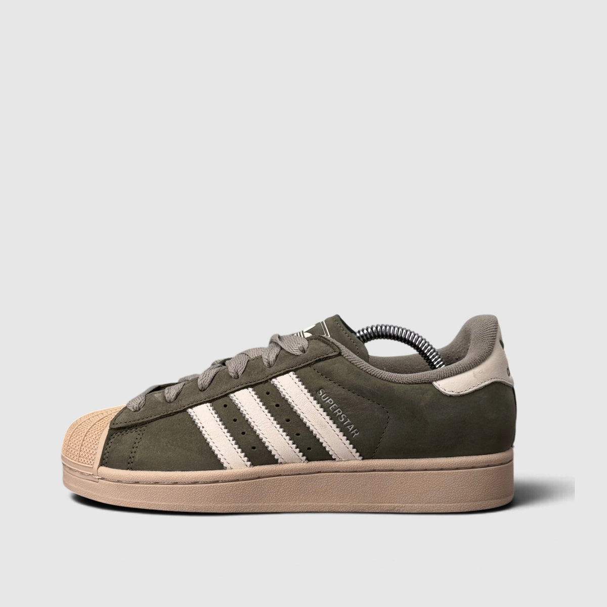 Adidas Superstar II, buty sportowe damskie w bardzo dobrym stanie rozmiar 38 2/3, boczny profil, lewa strona