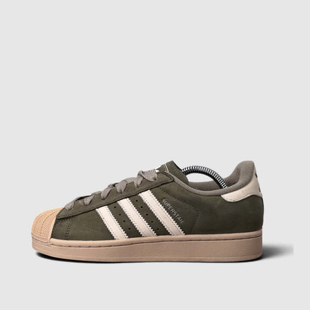Adidas Superstar II, buty sportowe damskie w bardzo dobrym stanie rozmiar 38 2/3, boczny profil, lewa strona