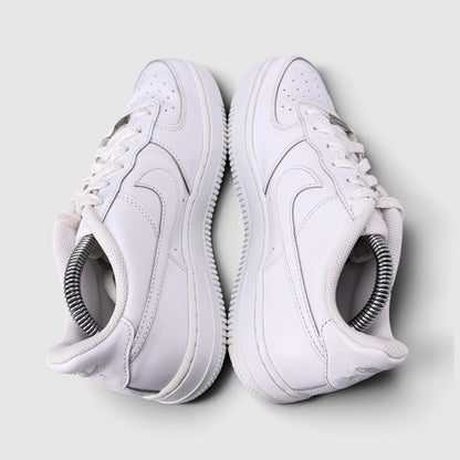 Nike Air Force 1 Low Triple White, buty sportowe damskie w bardzo dobrym stanie rozmiar 37.5, widok z góry
