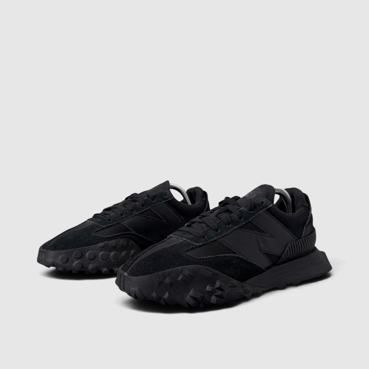 New Balance XC 72 Triple Black, buty sportowe damskie w bardzo dobrym stanie rozmiar 37.5, para butów