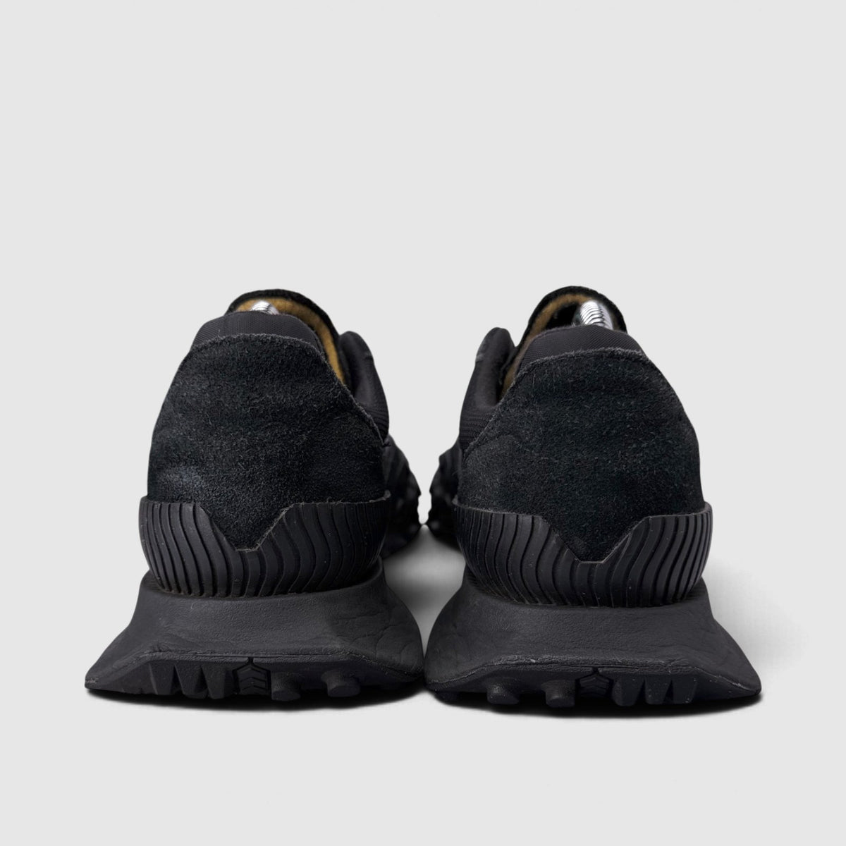 New Balance XC 72 Triple Black, buty sportowe damskie w bardzo dobrym stanie rozmiar 37.5, widok z tyłu