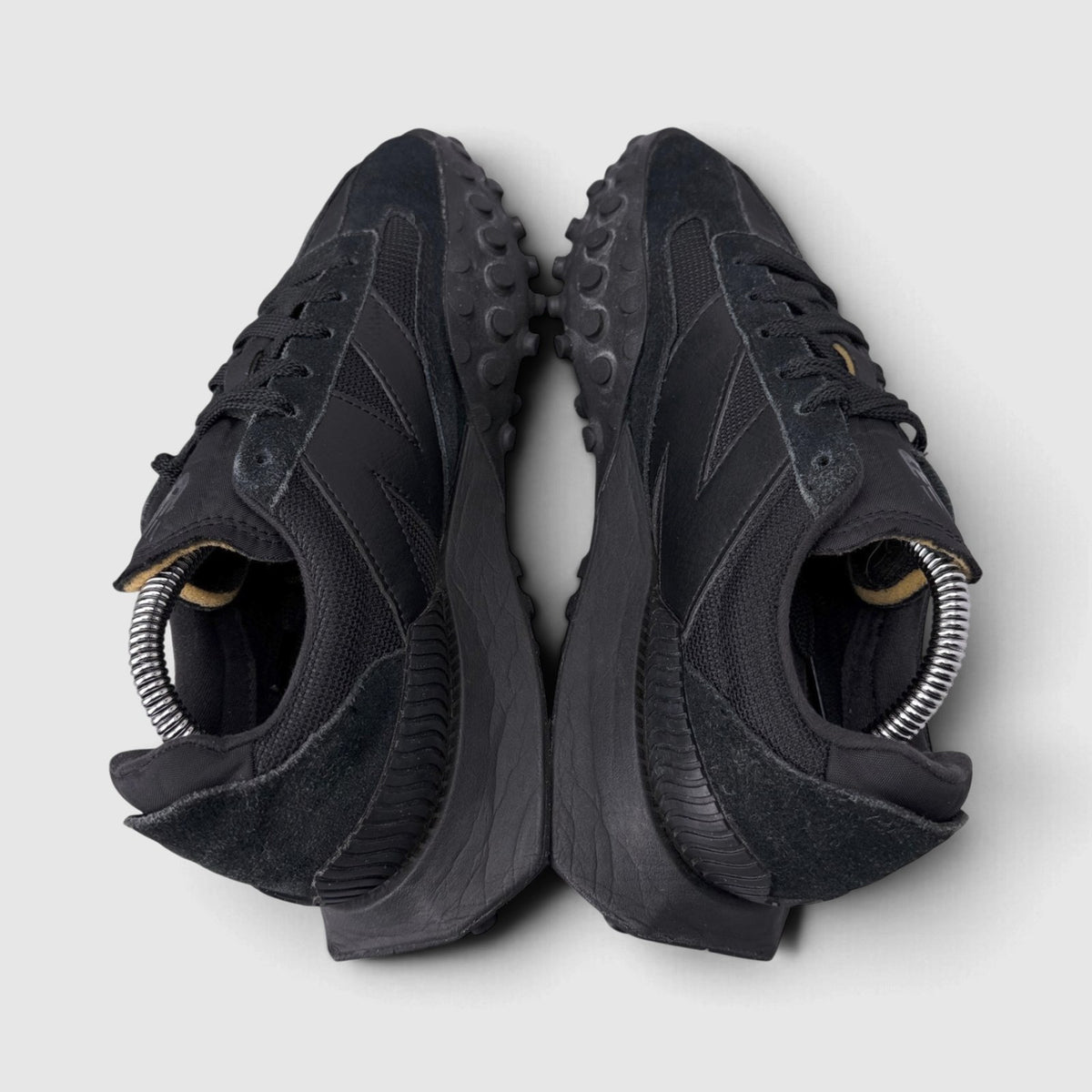 New Balance XC 72 Triple Black, buty sportowe damskie w bardzo dobrym stanie rozmiar 37.5, widok z góry