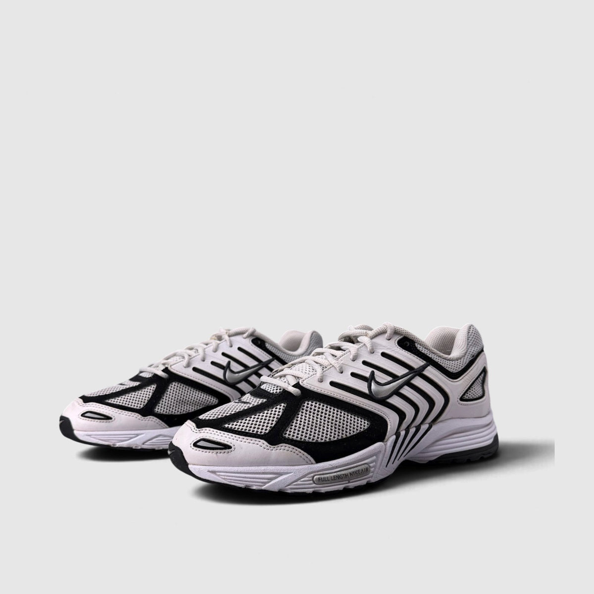 Nike Air Pegasus 2005 White/Black, buty sportowe męskie w bardzo dobrym stanie rozmiar 44.5, para butów