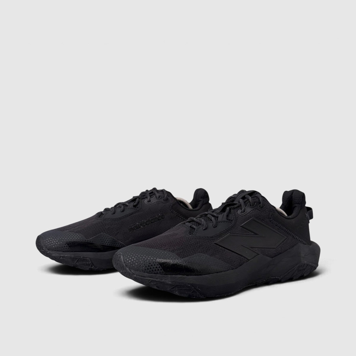 New Balance DynaSoft Nitrel V6, buty sportowe męskie w bardzo dobrym stanie rozmiar 44, para butów