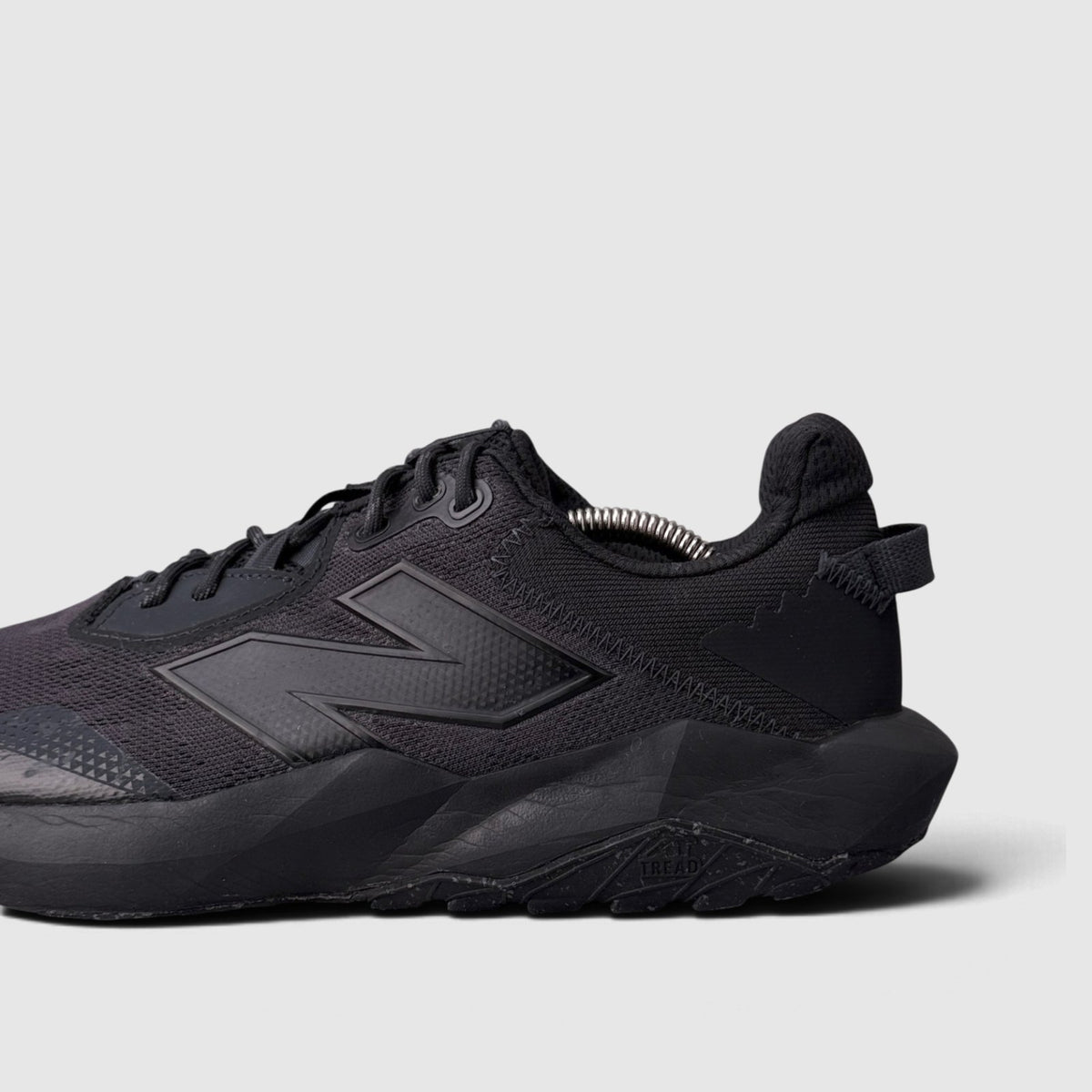 New Balance DynaSoft Nitrel V6, buty sportowe męskie w bardzo dobrym stanie rozmiar 44, detal
