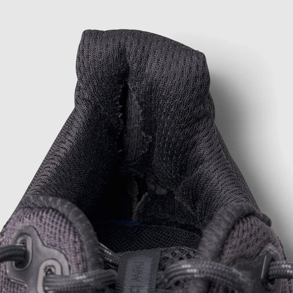 New Balance DynaSoft Nitrel V6, buty sportowe męskie w bardzo dobrym stanie rozmiar 44, język buta