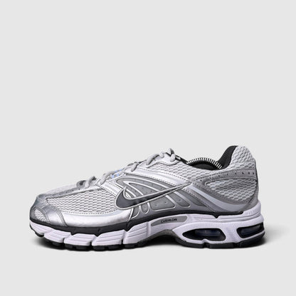 Nike Air Max Moto 2K, buty sportowe męskie w bardzo dobrym stanie rozmiar 44.5, boczny profil, lewa strona