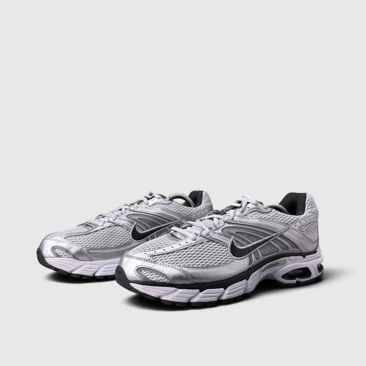 Nike Air Max Moto 2K, buty sportowe męskie w bardzo dobrym stanie rozmiar 44.5, para butów
