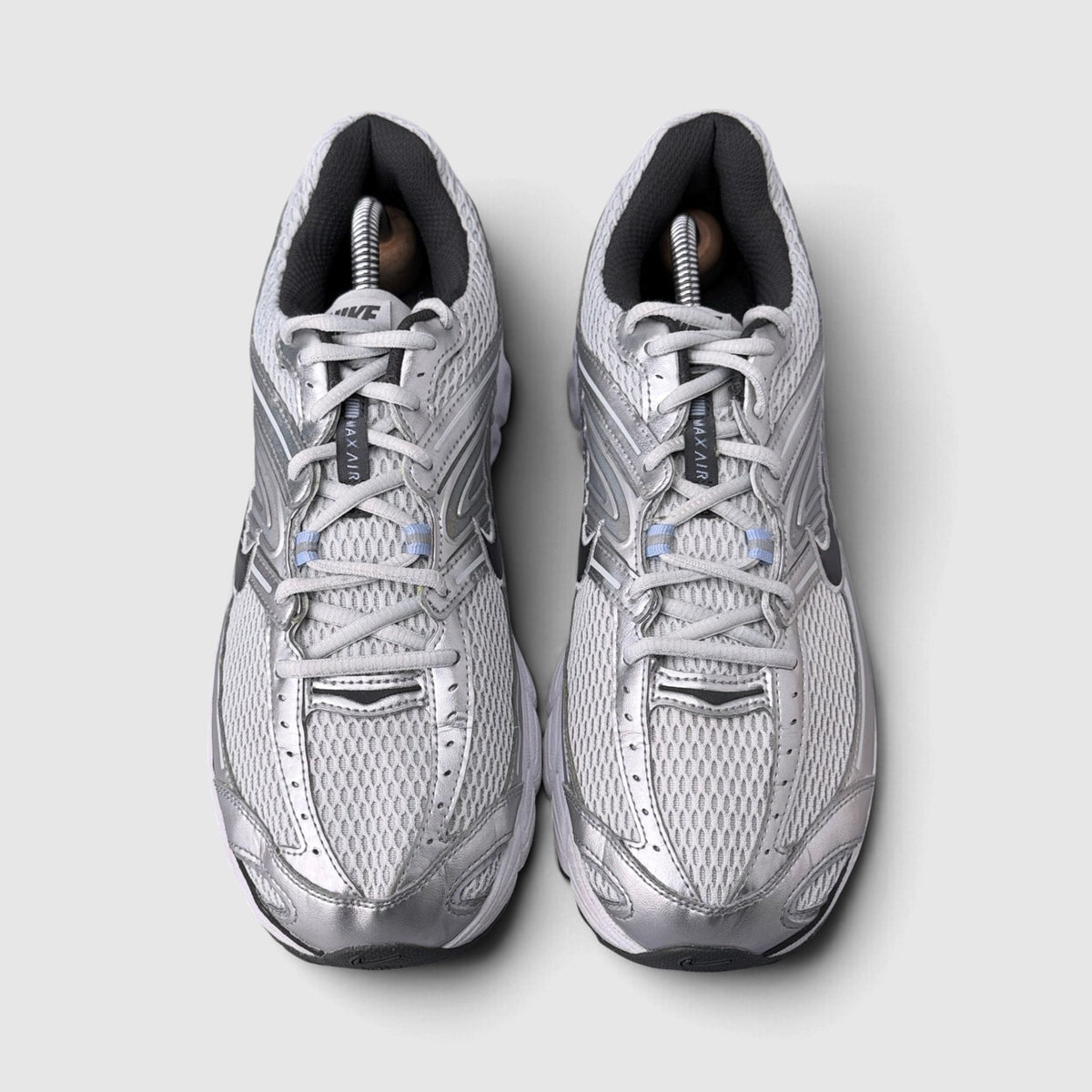 Nike Air Max Moto 2K, buty sportowe męskie w bardzo dobrym stanie rozmiar 44.5, widok z góry