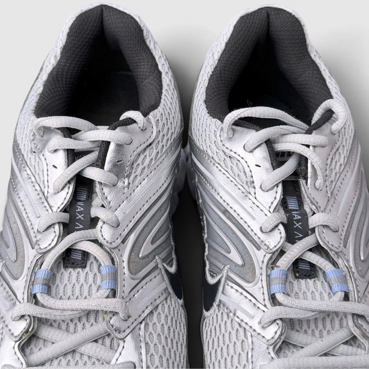 Nike Air Max Moto 2K, buty sportowe męskie w bardzo dobrym stanie rozmiar 44.5, język buta