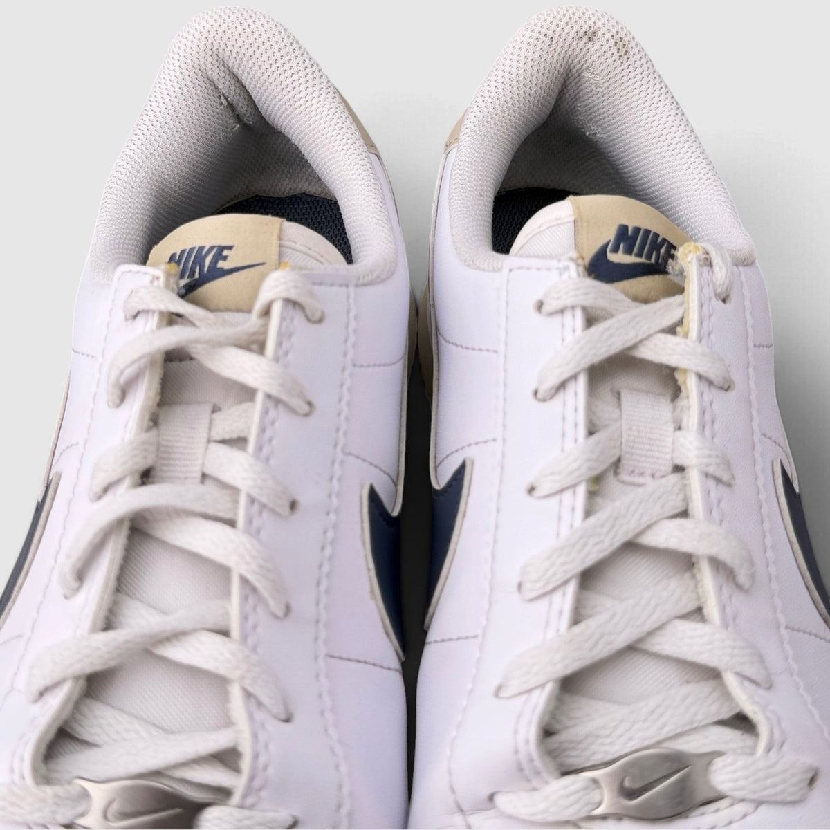 Nike Classic Cortez, buty sportowe damskie w bardzo dobrym stanie rozmiar 40, detal