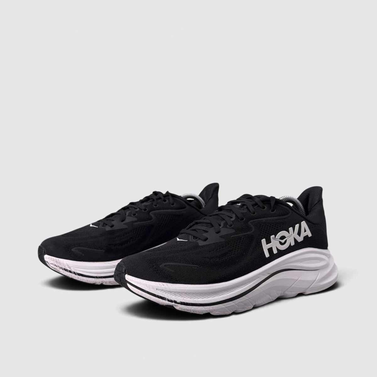 Hoka Clifton 10 Black/White, buty sportowe męskie w bardzo dobrym stanie rozmiar 43 1/3, para butów
