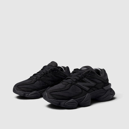 New Balance 9060, buty sportowe damskie w bardzo dobrym stanie rozmiar 37.5, para butów