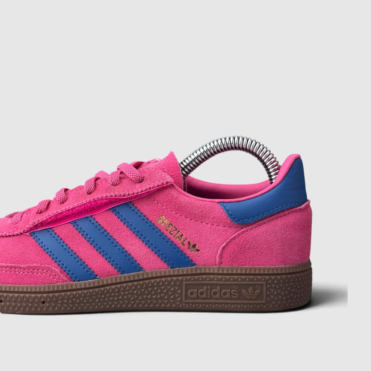 Adidas Spezial, buty sportowe dziecięce w bardzo dobrym stanie rozmiar 34, detal