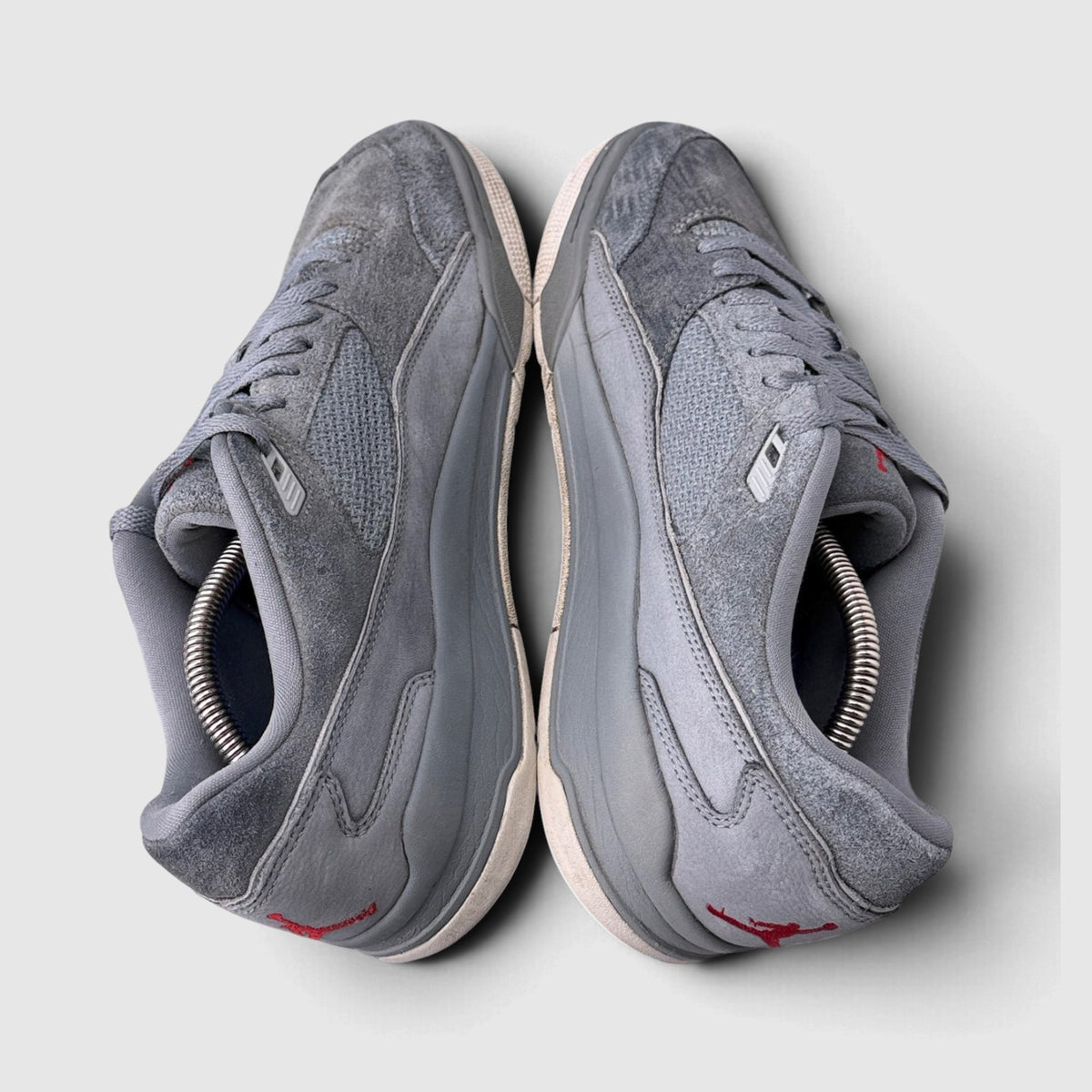 Nike Air Jordan Flight Court Cool Grey, buty sportowe męskie w bardzo dobrym stanie rozmiar 44, zewnętrzny panel lewego buta