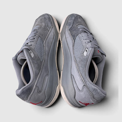 Nike Air Jordan Flight Court Cool Grey, buty sportowe męskie w bardzo dobrym stanie rozmiar 44, zewnętrzny panel lewego buta