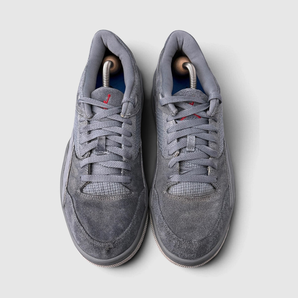 Nike Air Jordan Flight Court Cool Grey, buty sportowe męskie w bardzo dobrym stanie rozmiar 44, widok z góry na wewnętrzną stronę butów
