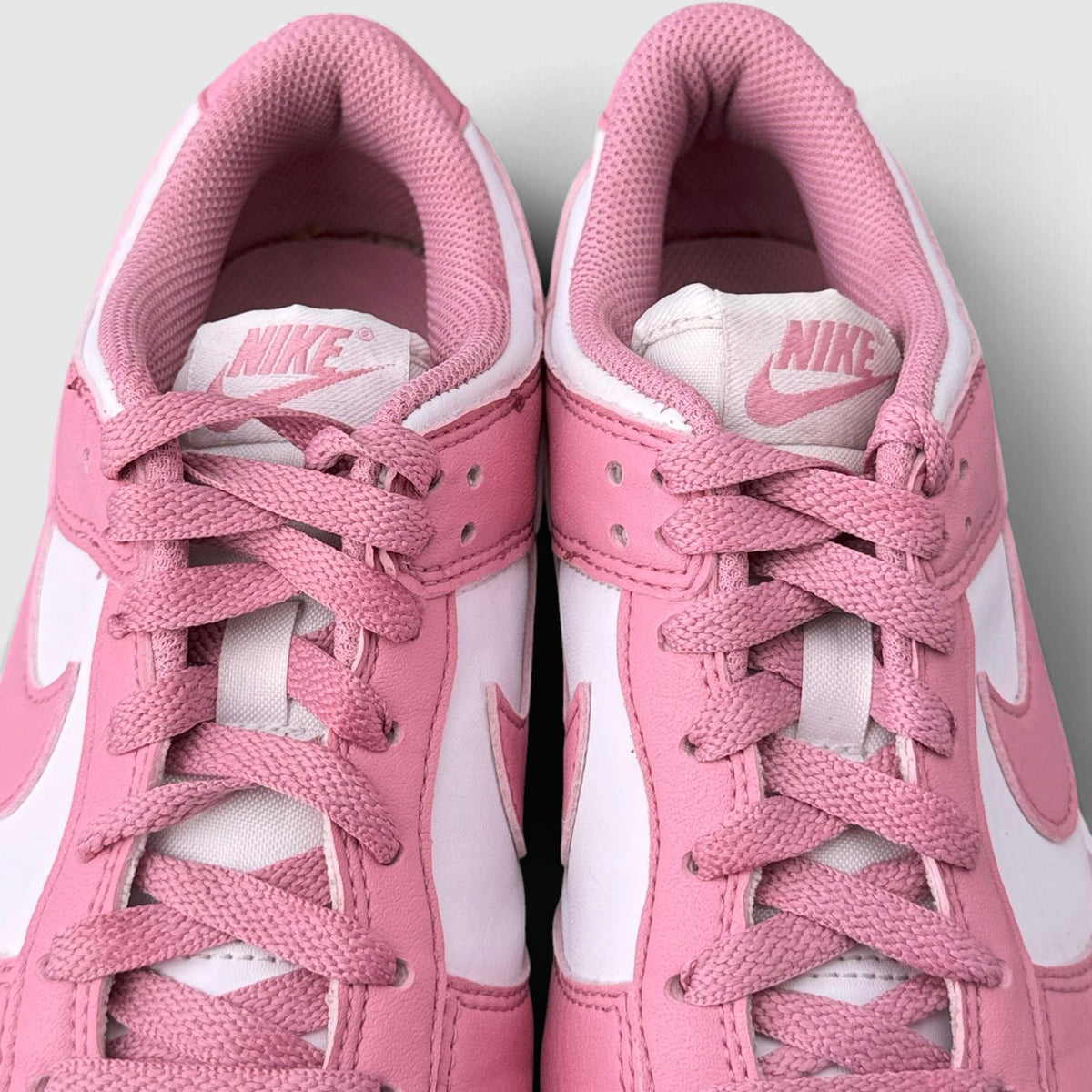 Nike Dunk Low, buty sportowe damskie w bardzo dobrym stanie rozmiar 38, wewnętrzny panel lewego buta