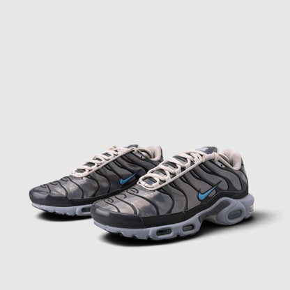 Nike Air Max Plus Iridescent, buty sportowe męskie w bardzo dobrym stanie rozmiar 42.5, boczny profil