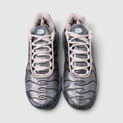 Nike Air Max Plus Iridescent, buty sportowe męskie w bardzo dobrym stanie rozmiar 42.5, widok z góry na wewnętrzną stronę butów