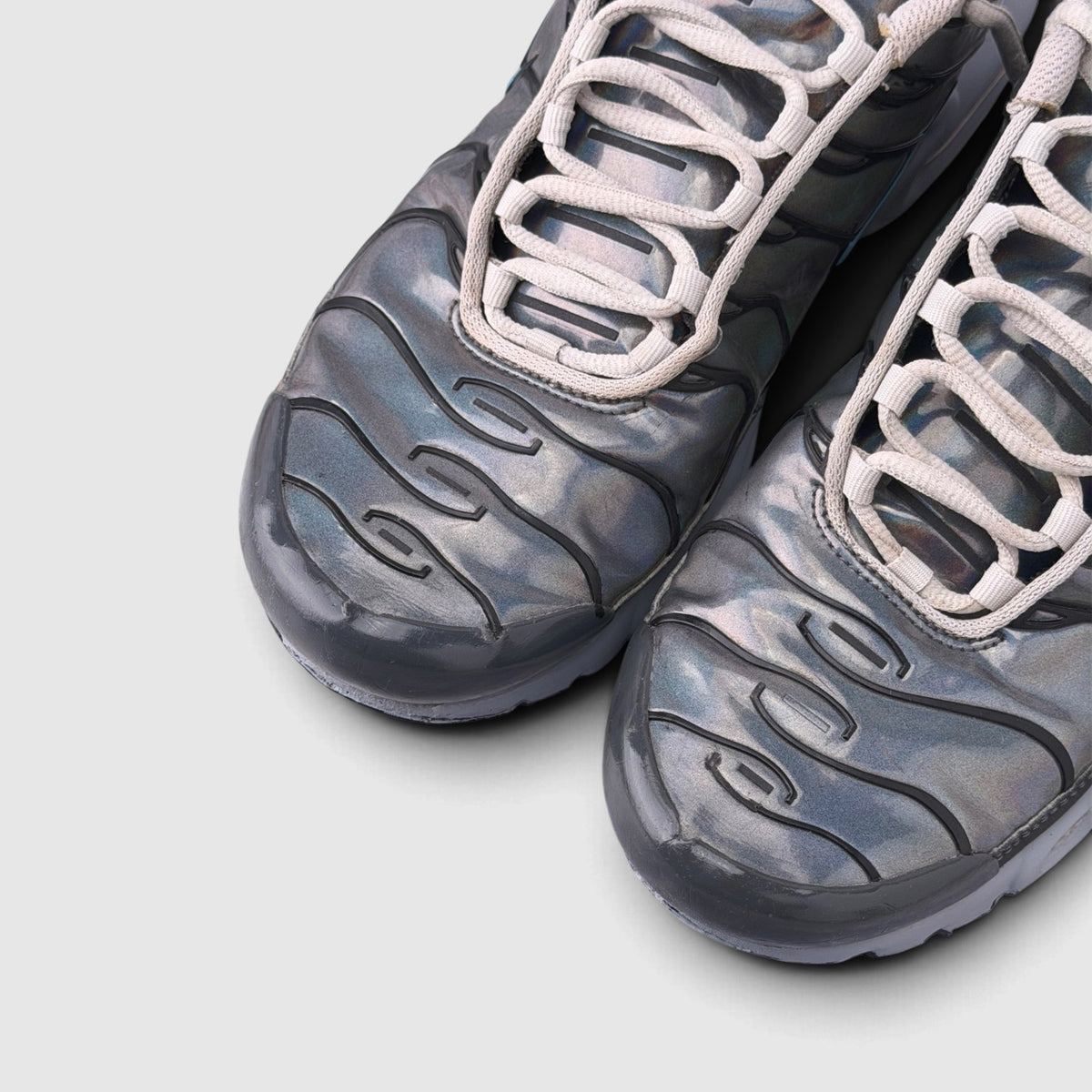 Nike Air Max Plus Iridescent, buty sportowe męskie w bardzo dobrym stanie rozmiar 42.5, widok z tyłu