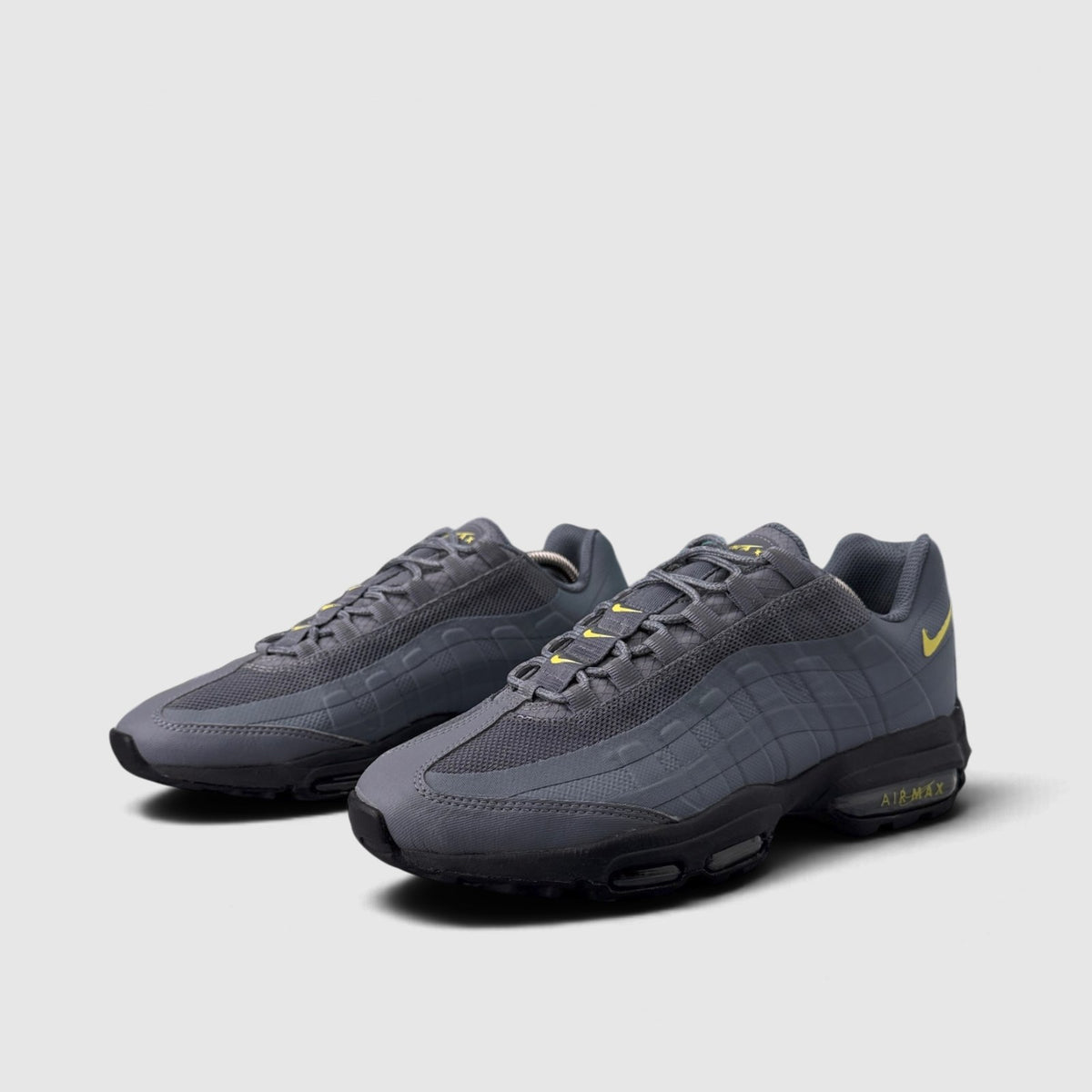 Nike Air Max 95 Ultra, buty sportowe męskie w bardzo dobrym stanie rozmiar 42.5, para butów