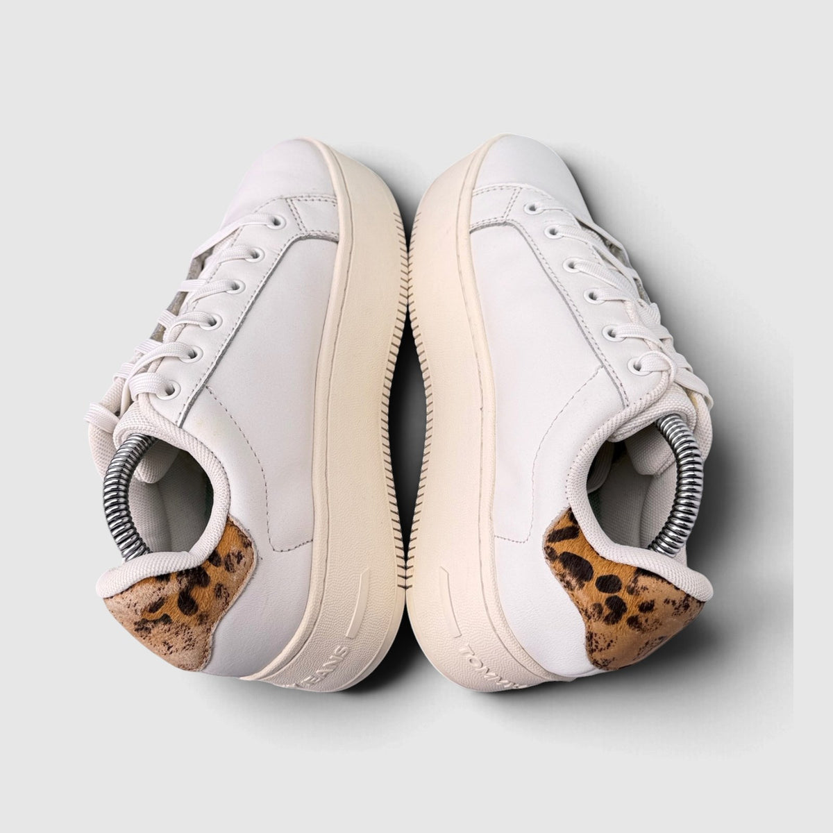Tommy Hilfiger Flatform Leopard Sneakers, buty sportowe damskie w bardzo dobrym stanie rozmiar 37, widok z góry