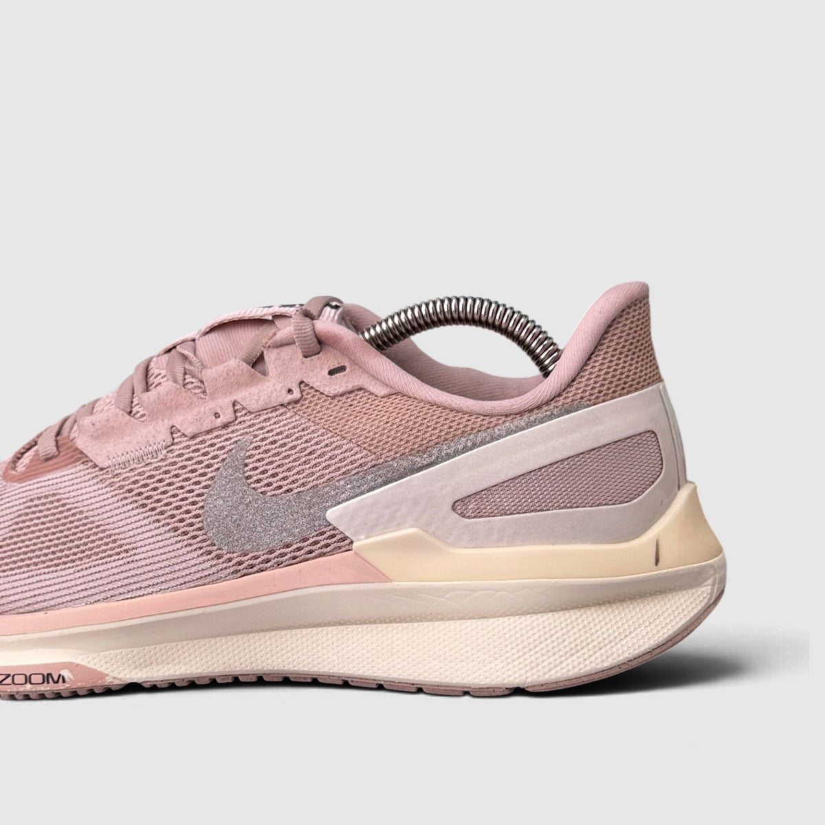 Nike Air Zoom Structure 25, buty sportowe damskie w bardzo dobrym stanie rozmiar 41, detal