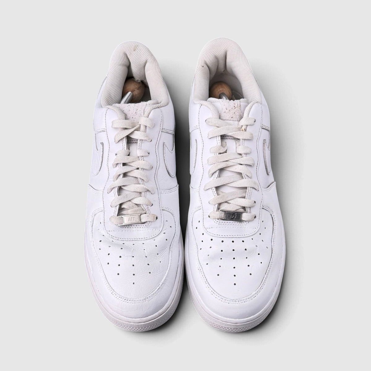 Nike Air Force 1 Low Triple White, buty sportowe męskie w zadowalającym stanie rozmiar 47.5, widok z góry