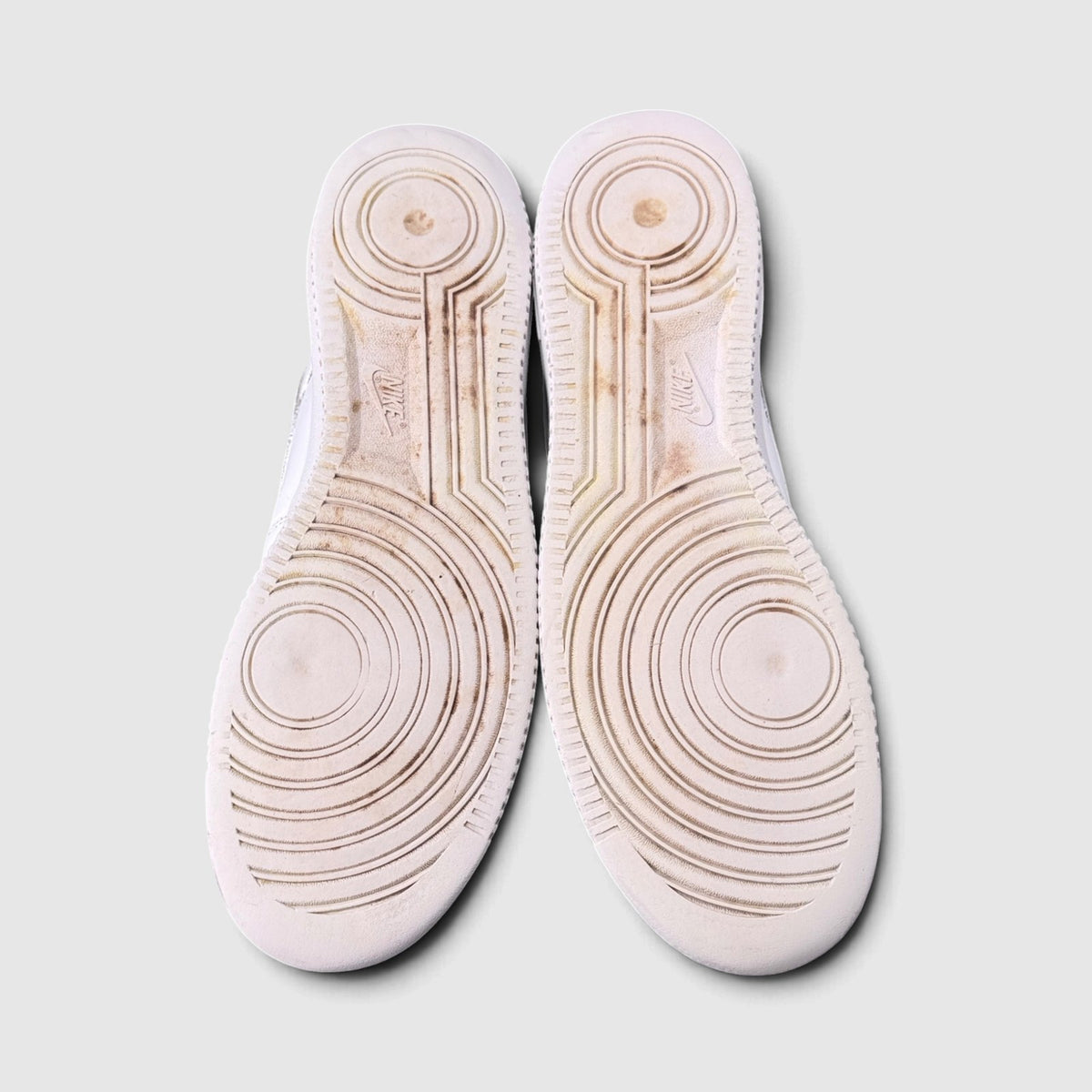 Nike Air Force 1 Low Triple White, buty sportowe męskie w zadowalającym stanie rozmiar 47.5, podeszwa