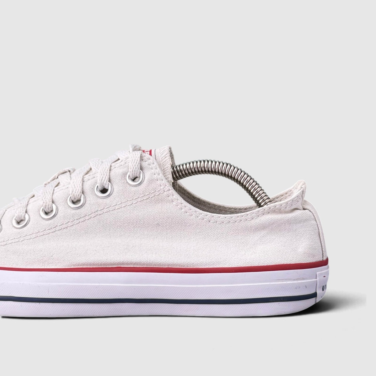 Converse Chuck Taylor All Star Optical White, buty sportowe męskie w bardzo dobrym stanie rozmiar 42, zewnętrzny panel prawego buta
