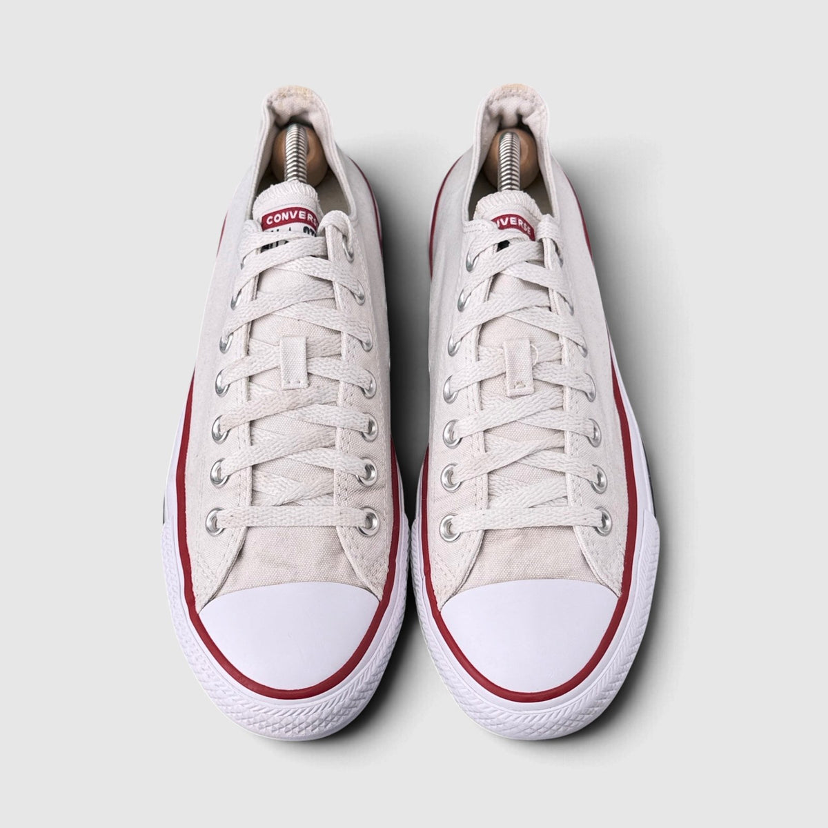 Converse Chuck Taylor All Star Optical White, buty sportowe męskie w bardzo dobrym stanie rozmiar 42, widok z góry na wewnętrzną stronę butów