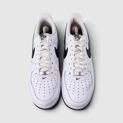 Nike Air Force 1 Low White/Black, buty sportowe męskie w bardzo dobrym stanie rozmiar 42.5, widok z góry