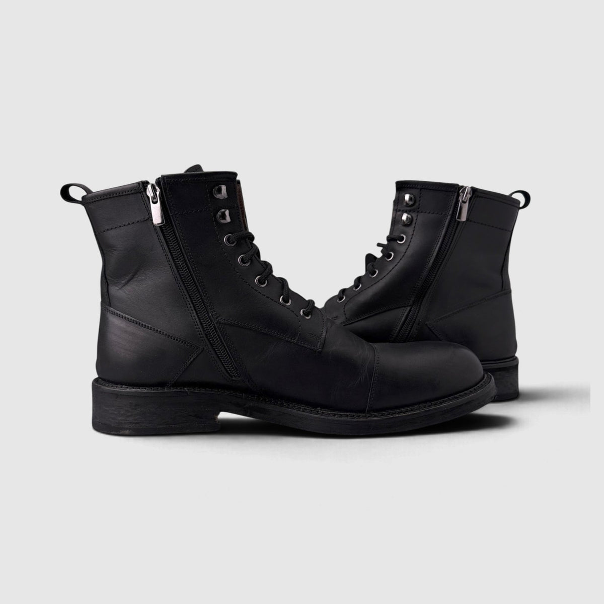 Guess Boots, botki męskie w bardzo dobrym stanie rozmiar 45, para butów