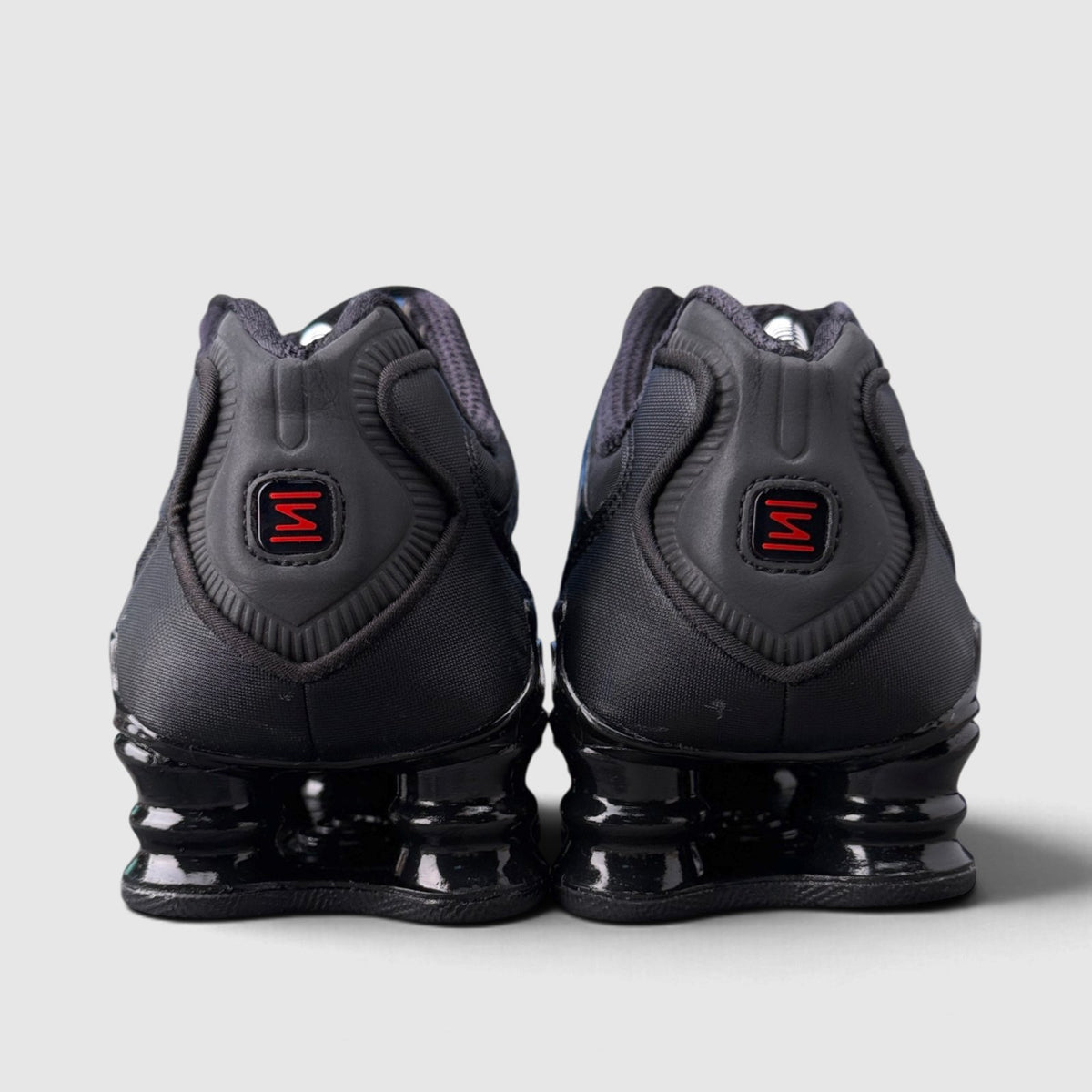 Nike Shox TL Triple Black, buty sportowe damskie w bardzo dobrym stanie rozmiar 38, widok z tyłu