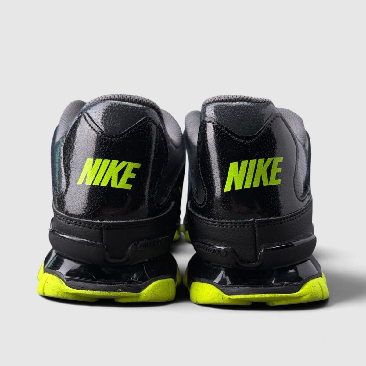 Nike Reax 8 TR, buty sportowe męskie w bardzo dobrym stanie rozmiar 46, widok z tyłu