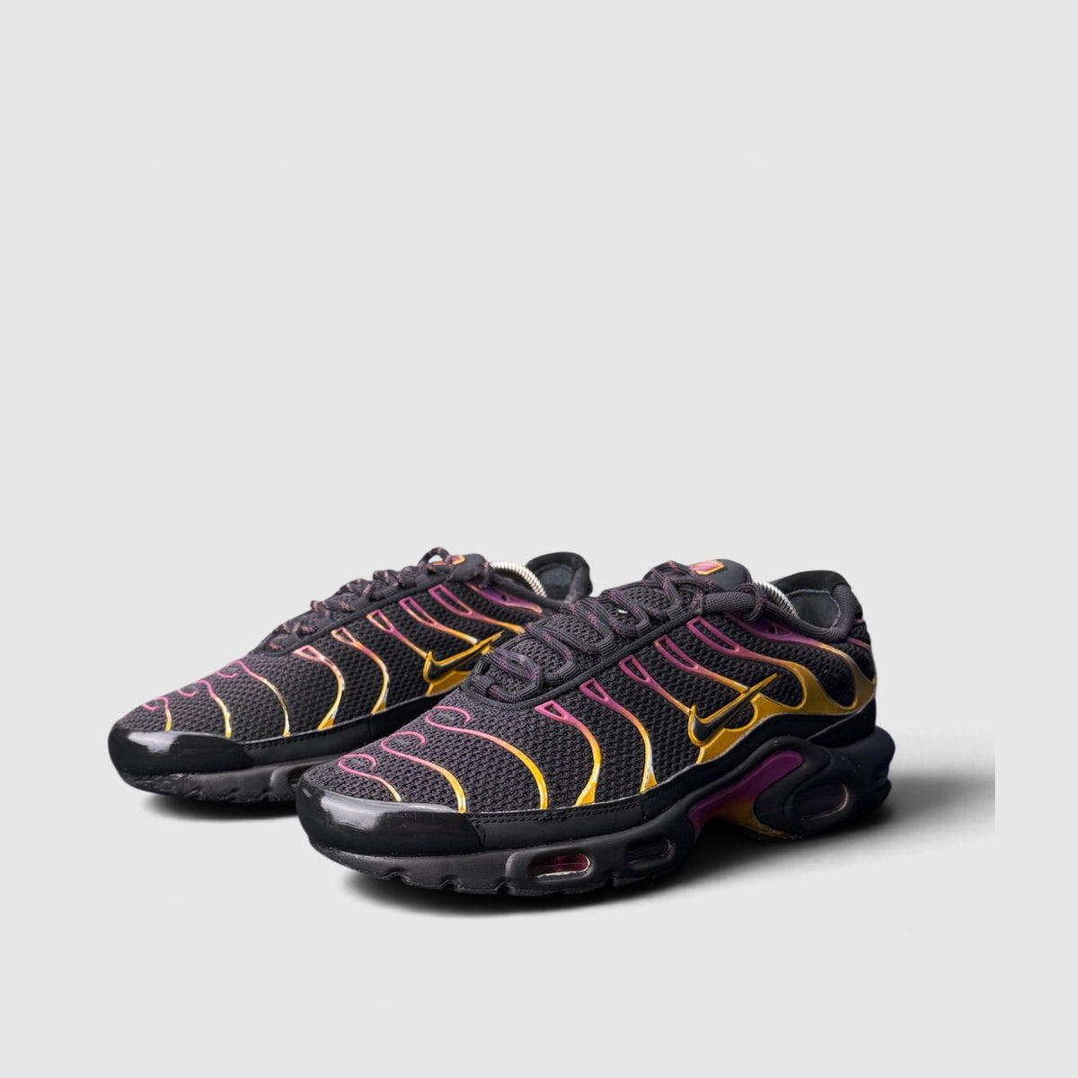 Nike Air Max Plus, buty sportowe męskie w zadowalającym stanie rozmiar 42.5, para butów