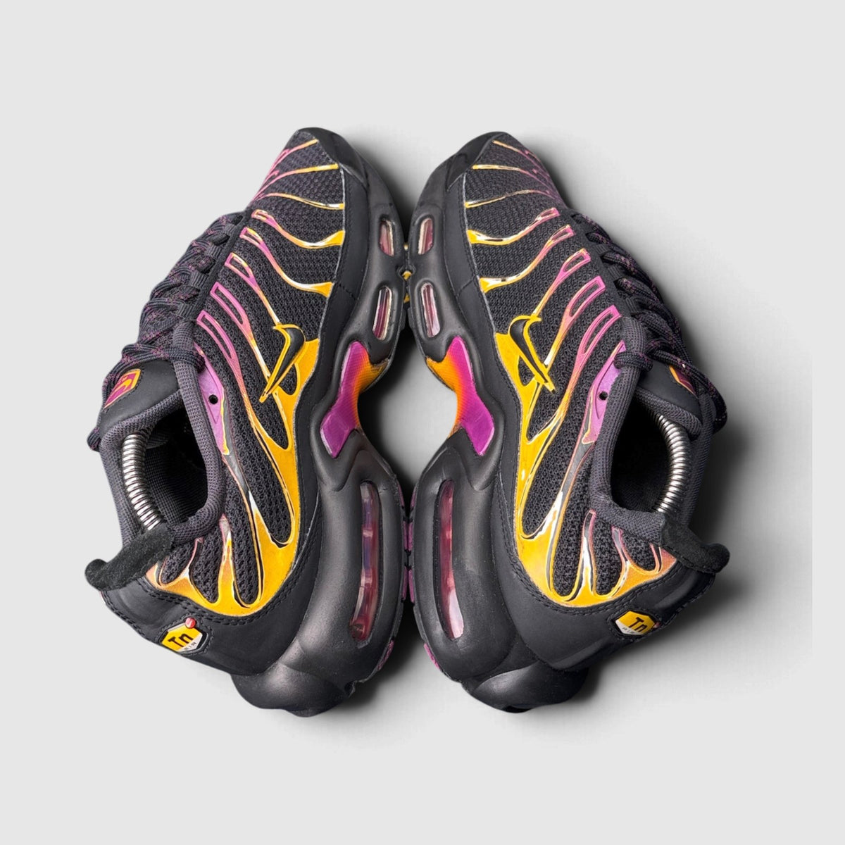 Nike Air Max Plus, buty sportowe męskie w zadowalającym stanie rozmiar 42.5, widok z góry