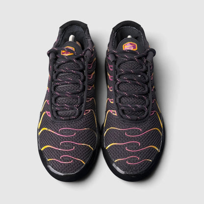 Nike Air Max Plus, buty sportowe męskie w zadowalającym stanie rozmiar 42.5, widok z przodu