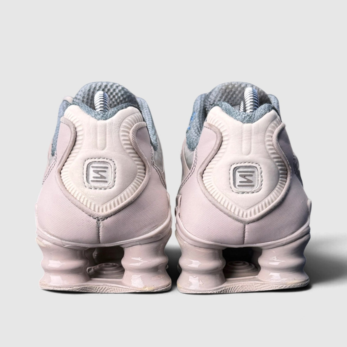 Nike Shox TL, buty sportowe damskie w bardzo dobrym stanie rozmiar 37.5, widok z tyłu