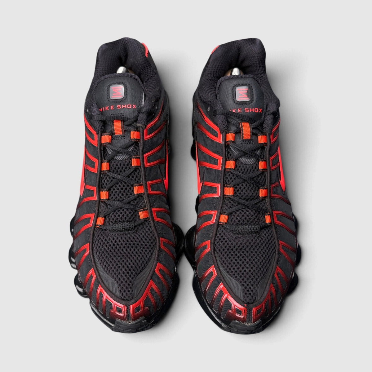 Nike Shox TL, buty sportowe męskie w bardzo dobrym stanie rozmiar 42.5, widok z przodu