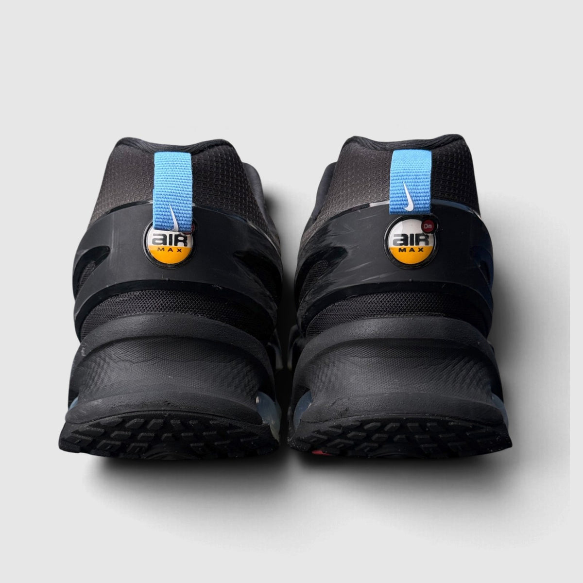 Nike Air Max DN8, buty sportowe męskie w bardzo dobrym stanie rozmiar 44, widok z tyłu