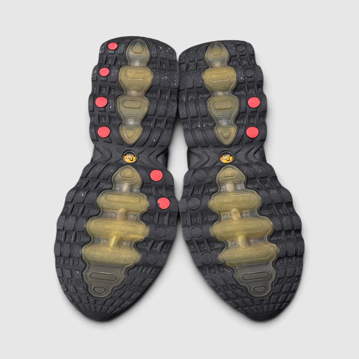 Nike Air Max DN8, buty sportowe męskie w bardzo dobrym stanie rozmiar 44, podeszwa