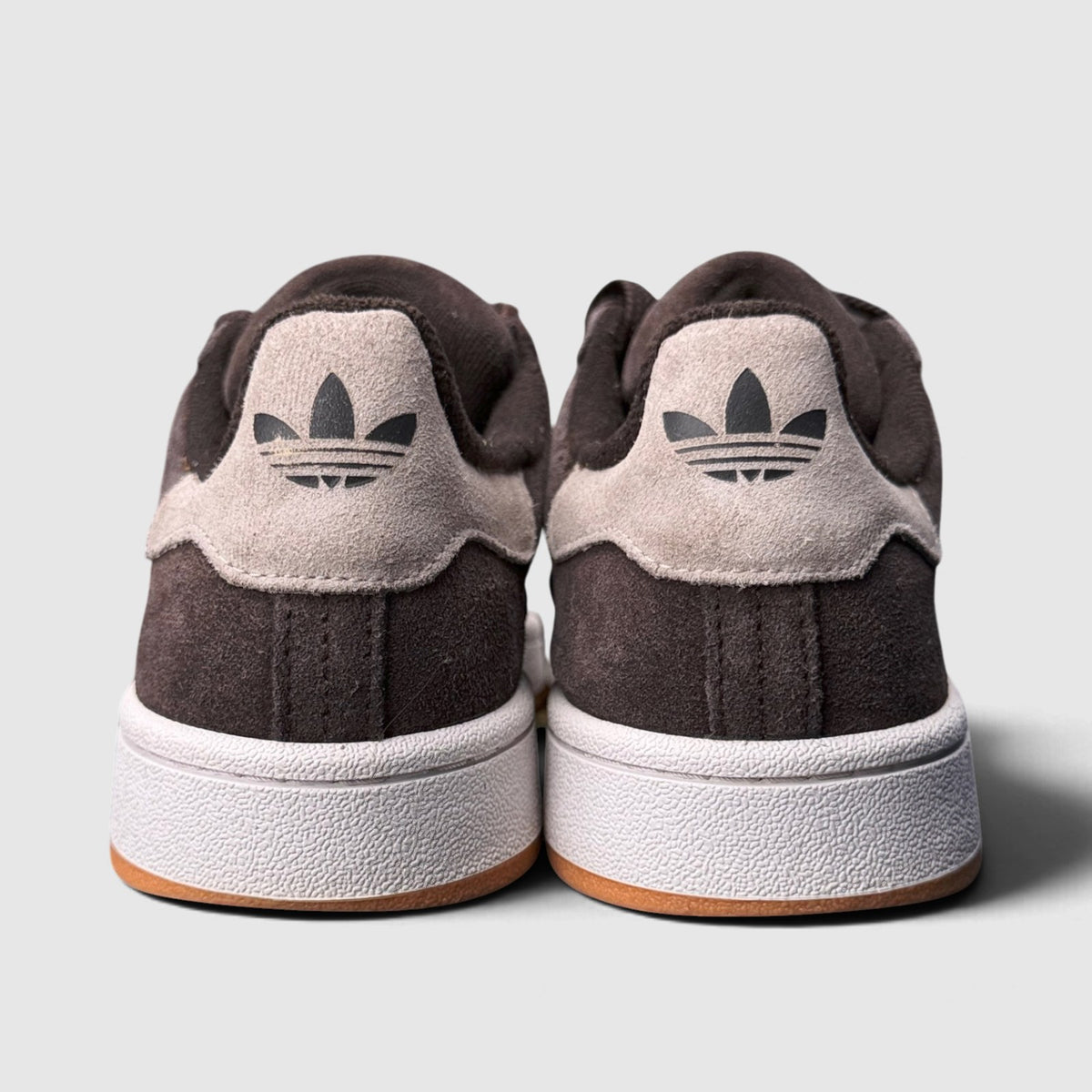 Adidas Campus, buty sportowe damskie w bardzo dobrym stanie rozmiar 40, widok z tyłu